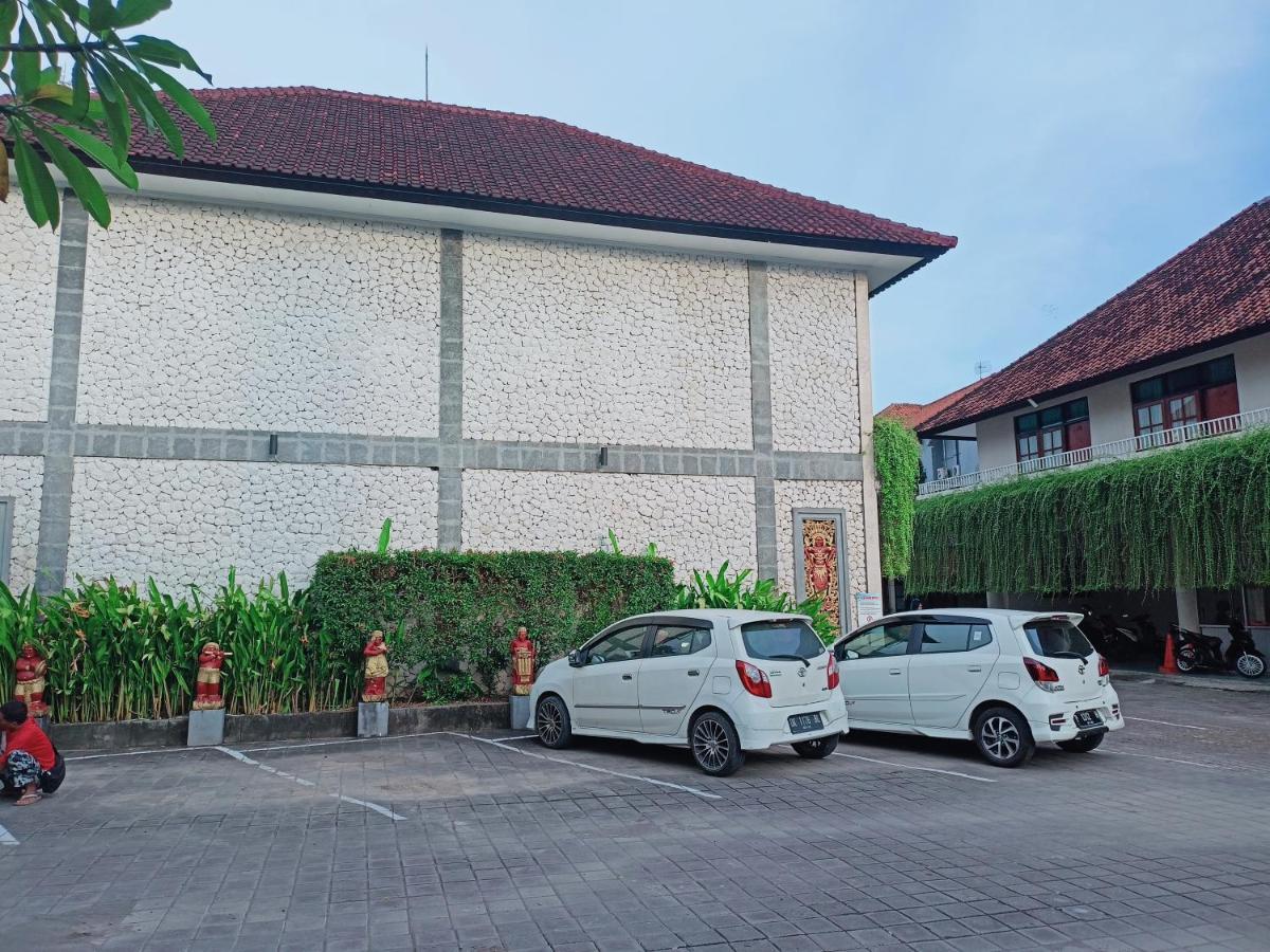 Catur Adi Putra Hotel Denpasar  Exterior photo